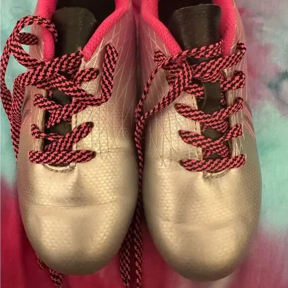 DSG girls Pink and Silver Soccer shoes, Cleats size 11k - Picture 2 of 12